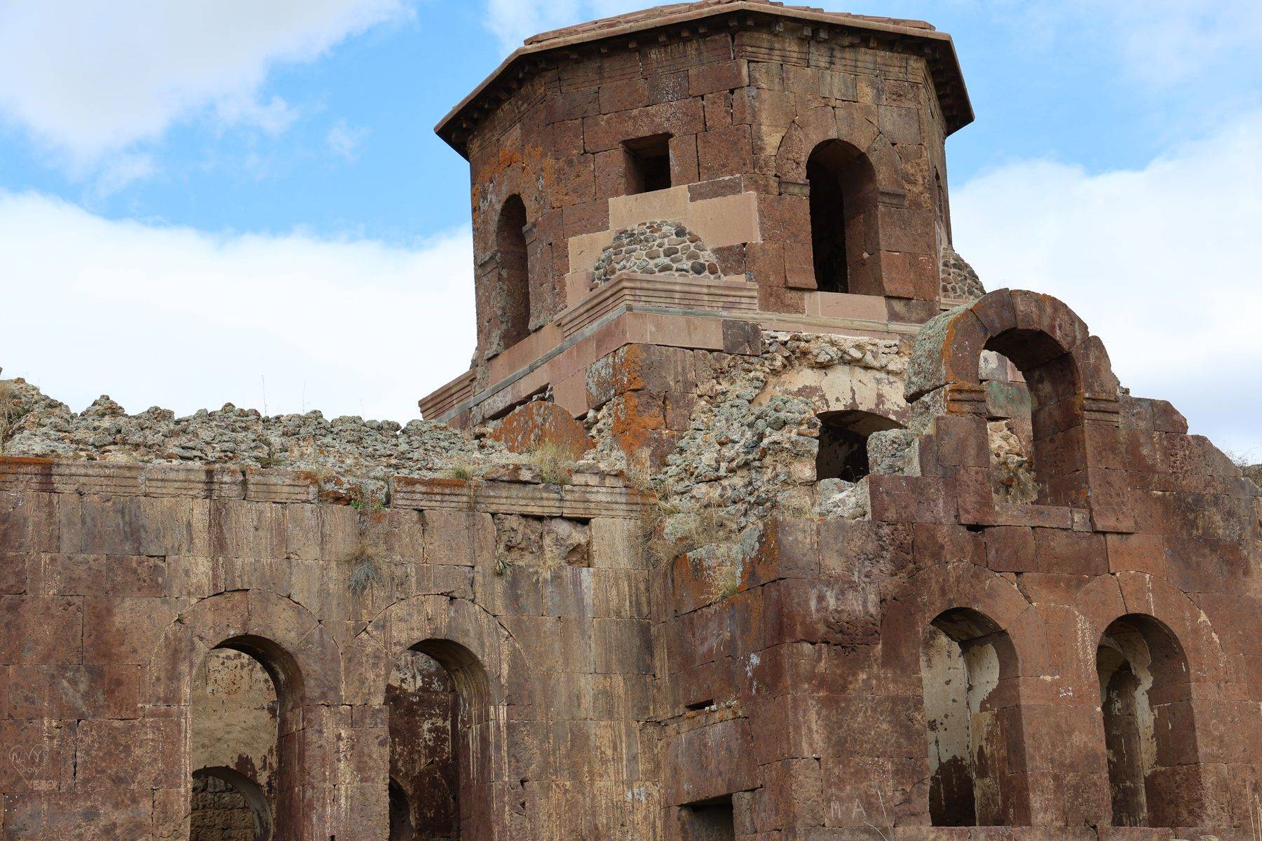 Kapadokya'nın gizli hazinesi: Kızıl Kilise her yıl binlerce turisti ağırlıyor