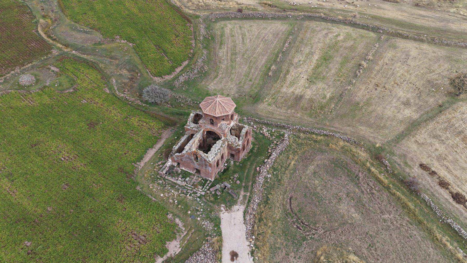 Kapadokya'nın gizli hazinesi: Kızıl Kilise her yıl binlerce turisti ağırlıyor