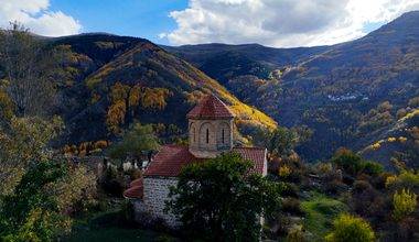 Gümüşhane'de sonbahar renkleri Örümcek Ormanları ve İmera Manastırı'nı sardı