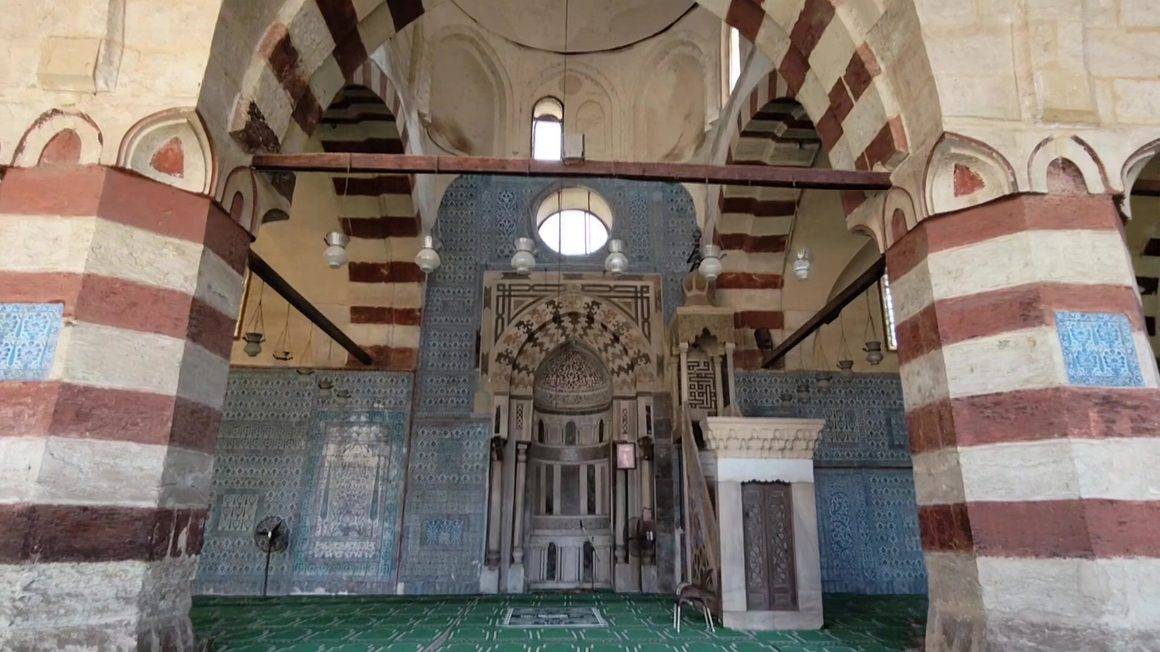 Mısır'ın kalbinde Memlük ve Osmanlı izlerinin buluştuğu bir eser: Mavi Cami