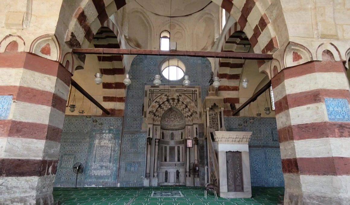 Mısır'ın kalbinde Memlük ve Osmanlı izlerinin buluştuğu bir eser: Mavi Cami