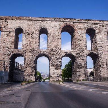 İstanbul'un kalbinde asırlara meydan okuyan eser: Bozdoğan Kemeri