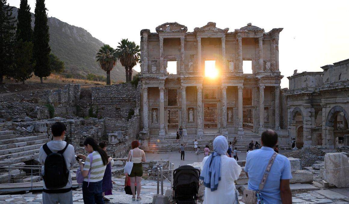 Türkiye 2027'de turizmde seviye atlayacak! 3 yılda 3 sıra yükselme hedefi