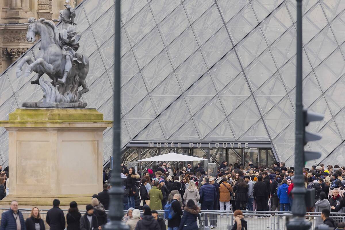 Dünyanın en ünlü müzesi kapanabilir: Louvre Müzesi müdüründen kritik uyarı
