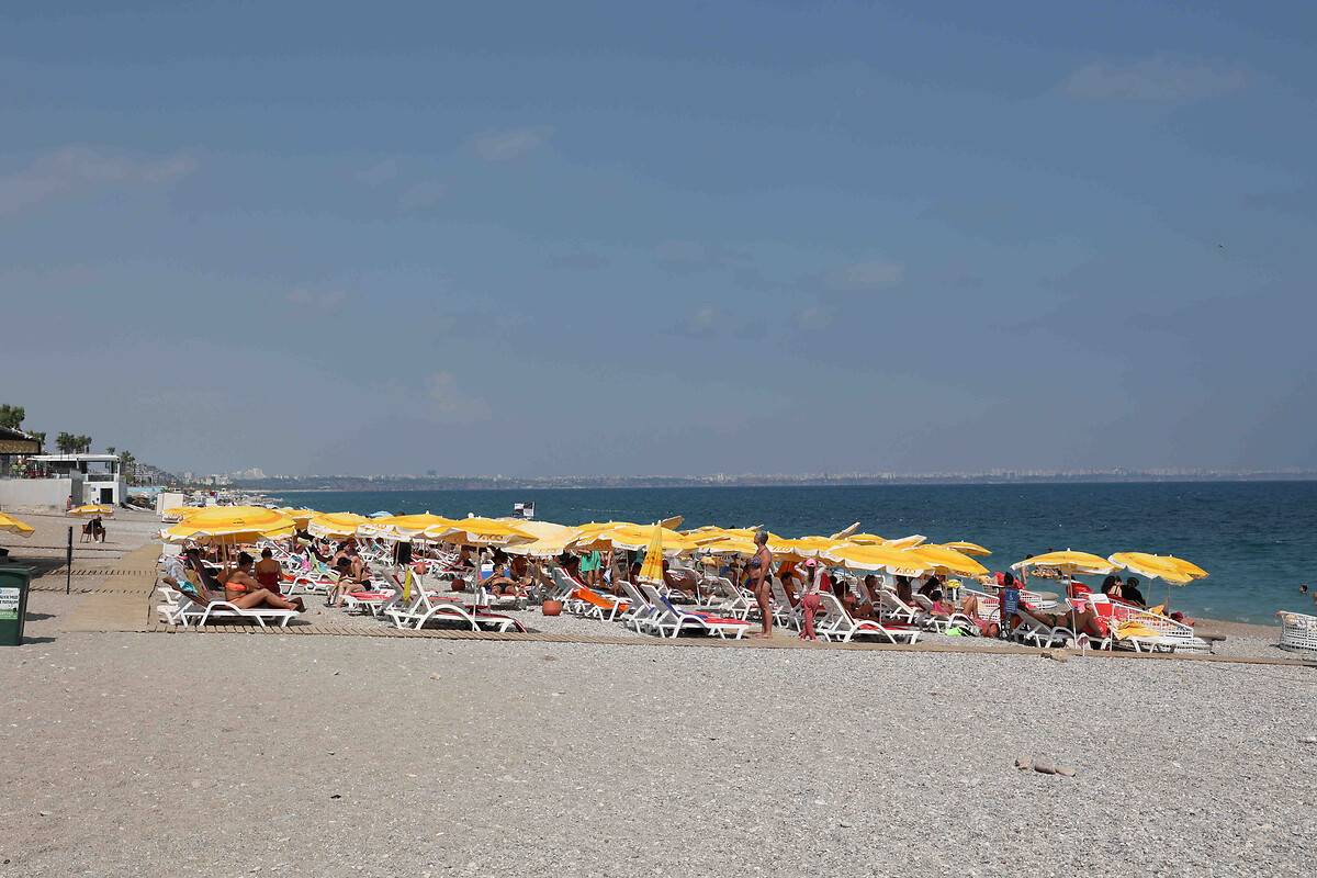 Savaş ve ekonomi durduramadı: Antalya yabancı turist sayısıyla dudak uçuklattı