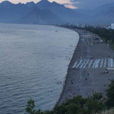 Savaş ve ekonomi durduramadı: Antalya yabancı turist sayısıyla dudak uçuklattı