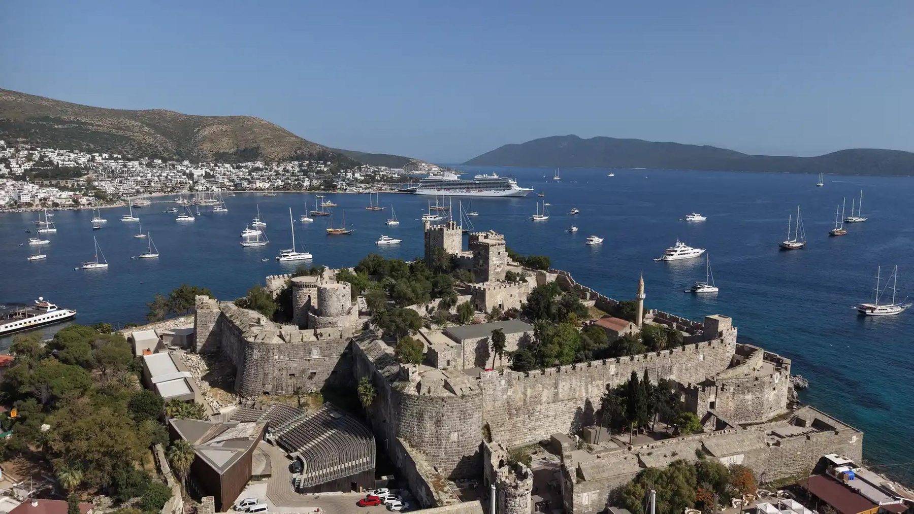 Şövalyeler inşa etmişti: Muğla'daki Bodrum Kalesi günün her vakti hayran bırakıyor