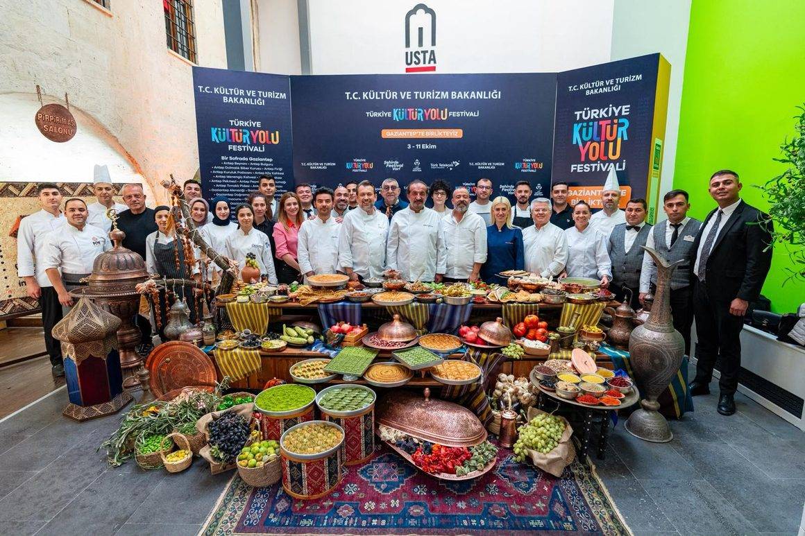 Ünlü şefler GastroAntep Kültür Yolu Festivali'nde buluştu, şehrin 73 Lezzet Noktası’nı keşfetti