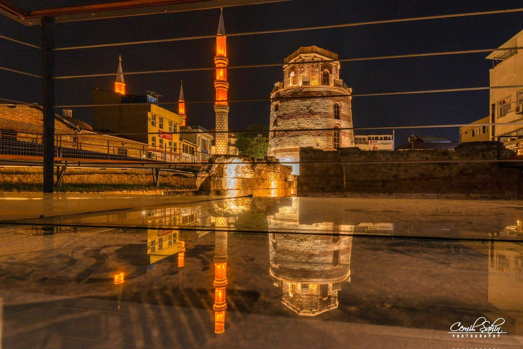 Bakan Ersoy'dan Edirne tarihinin binlerce yıllık şahidi Makedonya Kulesi'ne ziyaret