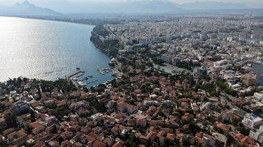 Antalya'da binlerce yıllık tarihin modern yaşam ile buluştuğu nokta: Kaleiçi