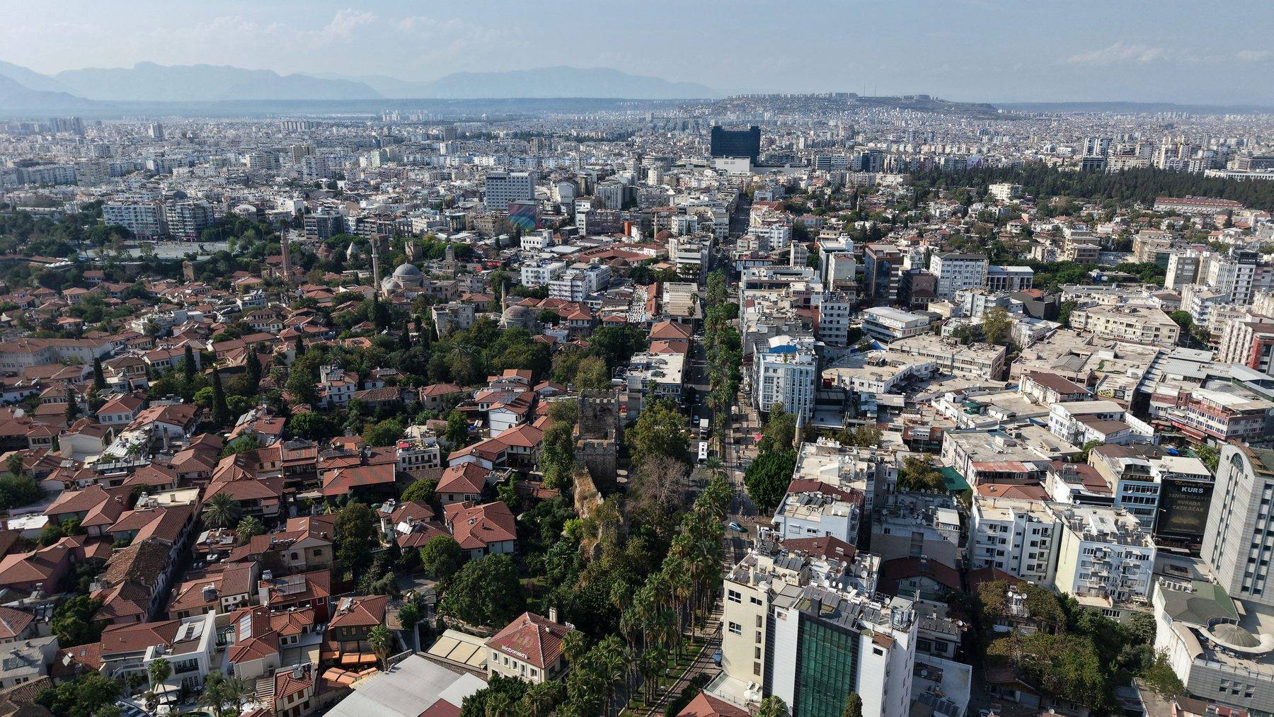 Antalya'da binlerce yıllık tarihin modern yaşam ile buluştuğu nokta: Kaleiçi